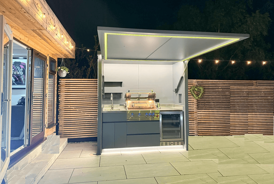 SMALL MODEL – COMPACT & STYLISH